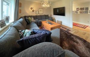 Beautiful Home In Dalsjöfors With Sauna