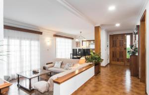 4 Bedroom Beautiful Home In Pollença