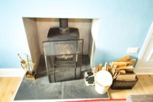 Bungalow - 4 Beds 2 Baths - Dog Friendly - Walks