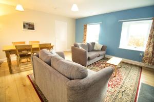 Bungalow - 4 Beds 2 Baths - Dog Friendly - Walks