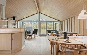 4 Bedroom Pet Friendly Home In Bindslev