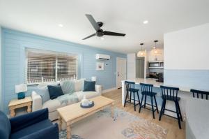 Beachfront Stay with Pool Access Bluefish 6