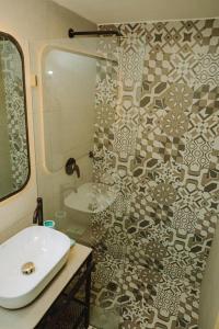 Laguito Houstel Medium