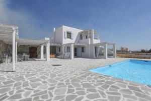 Galani, Immaculate Home with Private Pool & Beach View in Kastraki, Naxos
