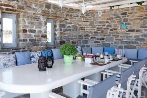 Galani, Immaculate Home with Private Pool & Beach View in Kastraki, Naxos