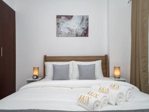 Stylish 1 Bed Retreat in JVCs Autumn Community