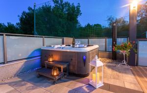 Lovely Home In Dugopolje