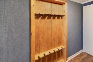 ML176 1st Floor Mountain View Wi-Fi Parking Next to Village and Slopes