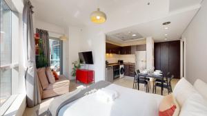Vacationer Holiday Homes I Spacious Studio l Bright & Airy l Dubai Marina