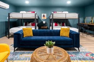 Sprawling Home with Heated Pool,Pickleball,Games Galore