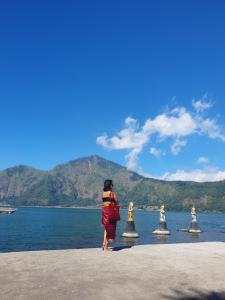 Polege Side Cottage and tracking