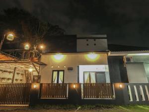 Rumahkedua Guesthouse & BBQ Roofotop