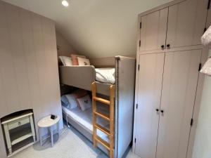 Railway Junction Cottage & The Cabin by NewFo rest