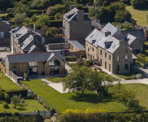 Maisons de vacances Les Grands Gites de Cancale, gites de charme avec jacuzzi : photos des chambres