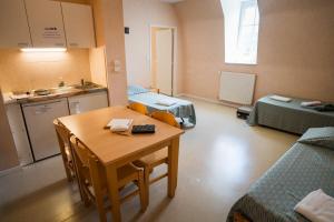 Hotels Accueil du Couvent de Malet : Studio