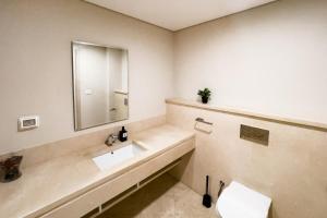 Scenic Pool Front 1 BDR Mangroovy Free Pool & Beach