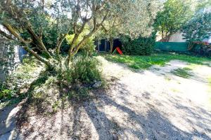Appartements AC - Car parking - Garden - Near Ramparts : Appartement 3 Chambres