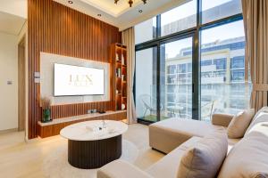 Chic 1 Bed Oasis in Azizi Riviera