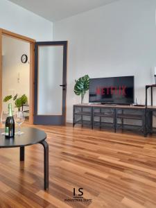 "Industrial Suite" - Centro Storico Trieste - Viale XX Settembre