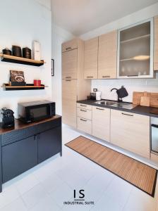 "Industrial Suite" - City Center & Design - 10 Piazza Unità - Easy Luggage Drop-off