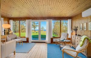 3 Bedroom Cozy Home In Spøttrup