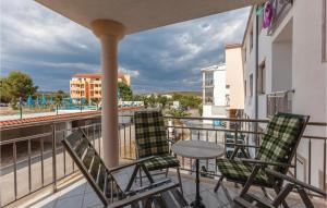 One-Bedroom Apartment In Okrug Gornji