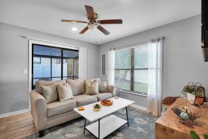 Summer Spot! Charming Beach Escape Lanai & Grill