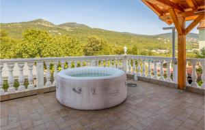 Cozy Apartment In Hreljin With Jacuzzi 