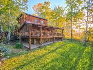 Cozy Cabin - Yellowstone Park, Henry's Lake Views - Staley Springs