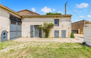 Maisons de vacances 1 Bedroom Cozy Home In Avanton : photos des chambres