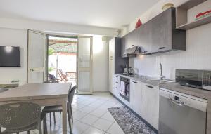 Gorgeous Apartment In Marina Di Ragusa