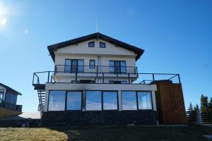 Alpine Blu - Horezu - Varful lui Roman - Sauna, Hot Tub & Gym