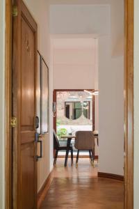 Best Location - Spacious And Fancy Apt