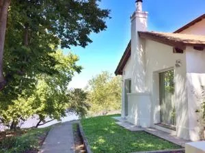 La Casa del Arroyo - General Rojo