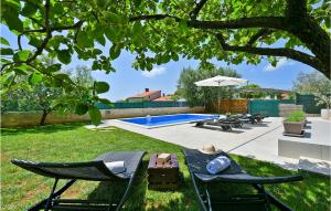 Awesome Home In Galizana