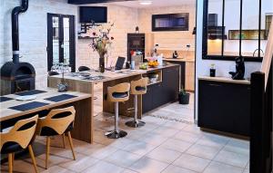 Maisons de vacances Cozy Home In Avignon With Wifi : photos des chambres
