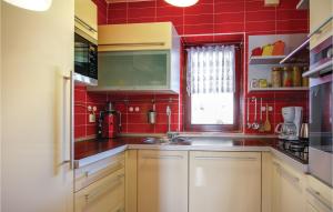 3 Bedroom Nice Apartment In Cavle 