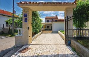3 Bedroom Nice Apartment In Cavle 