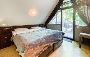Nice Home In Meijel With Wifi