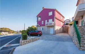 Amazing Apartment In Mundanije