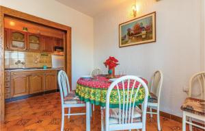 3 Bedroom Pet Friendly Apartment In Mundanije 