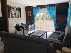 COSTA BALLENA El Paraiso