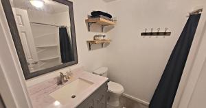Stunning Phoenix Studio: Stylish Oasis in a Prime Location