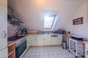 Seeuferblick - Komfortable 2-Etagen-Wohnung für 4 Personen an der Müritz