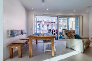 Pusteblume - Barrierefreie 5-Sterne-Ferienwohnung mit Seeblick und Sauna