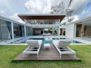 Modern Luxury 4 Bedroom Villa-Bangtao Beach