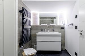 Moderne Ferienwohnung Ostseelounge mit Süd-Westbalkon und eigener Infrarotkabine