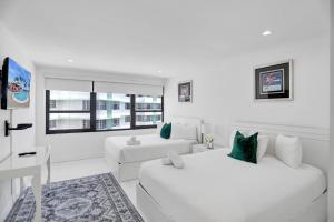 2BR 2BA condo with beach service 1616