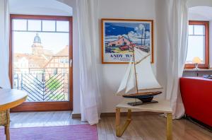 Hafenloge - helle Ferienwohnung mit fantastischen Blick auf den Warener Hafen und die Binnenmüritz