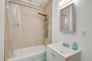 1 Mi to Train Station Quiet Apartment in Newark